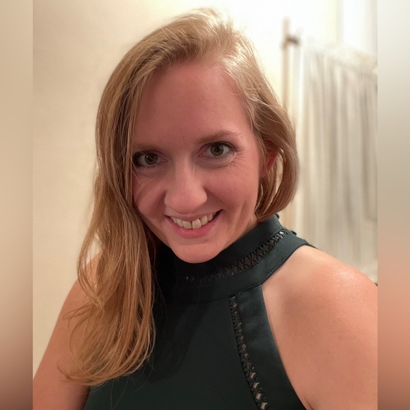 Meet your Posher, Lisa - Picture 1 of 1